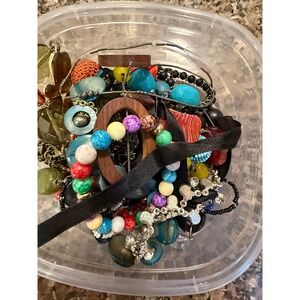 Mixed Lot ofVintage Fashion Costume Jewelry Earrings Bracelets Necklaces Rings